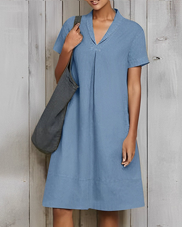 Loose, solid-coloured cotton and linen dress