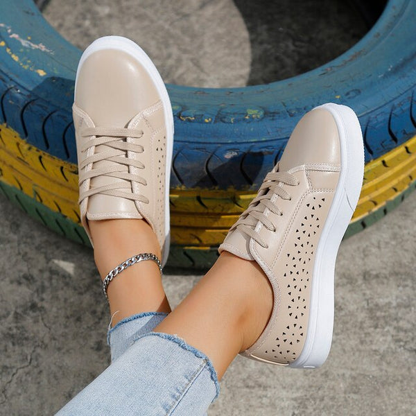 María® | Glamorous and fresh Sneakers