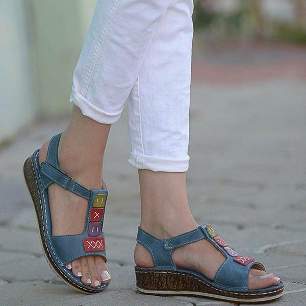 Hanifa® | Modern and cool Sandals